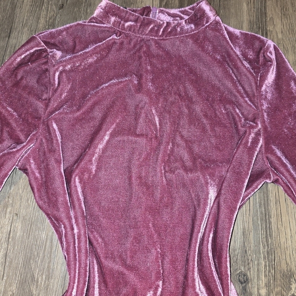 Chic Asymmetrical Velvet Dress in Deep Pink - Picture 6 of 6